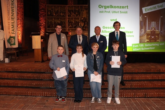 Gruppenfoto mit Minister Dr. Philippi 1